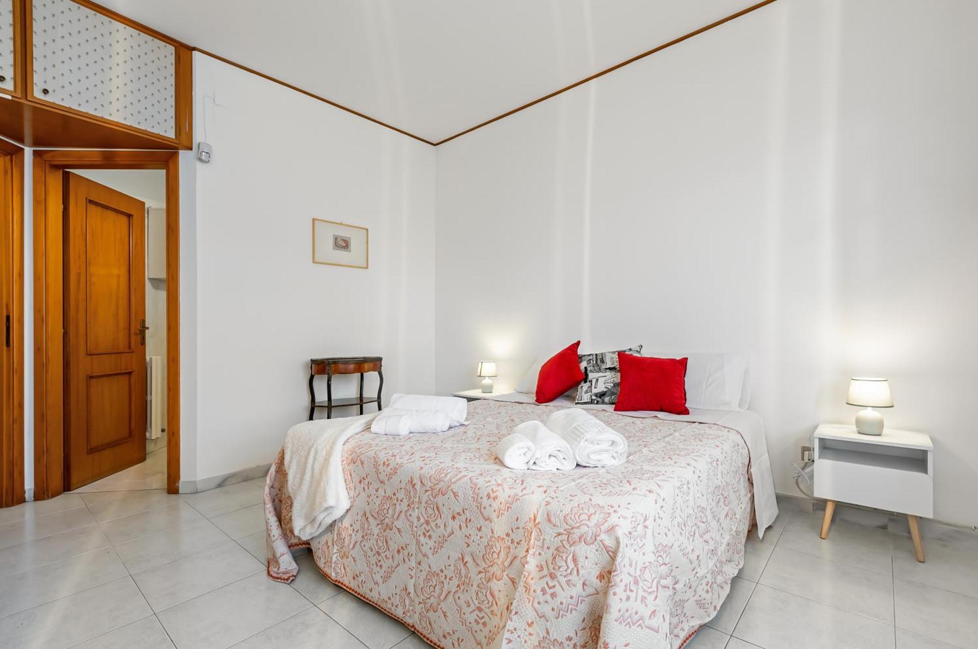 Palazzo Reale & Piazza Indipendenza Roomy Flat Palermo Exterior foto