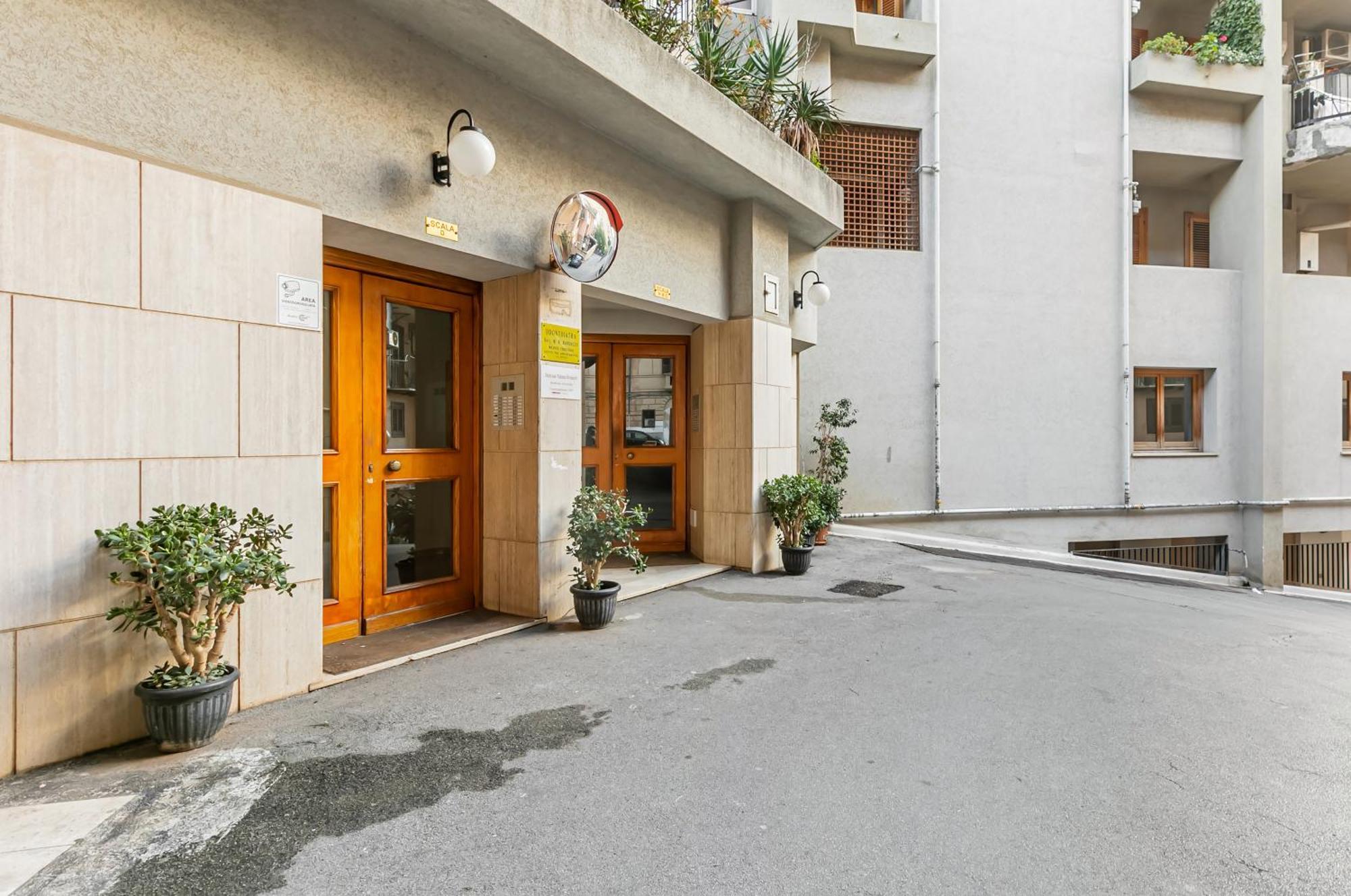 Palazzo Reale & Piazza Indipendenza Roomy Flat Palermo Exterior foto